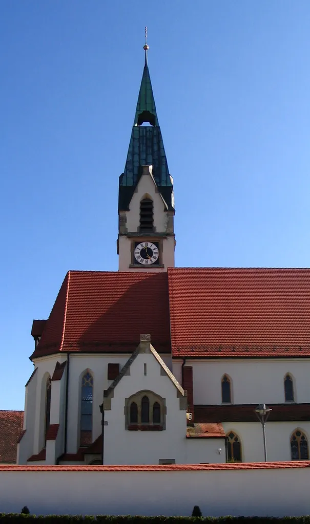 Pullach, Ortsteil der Stadt Abensberg, Landkreis Kelheim, Niederbayern: Die Pfarrkirche St. Nikolaus