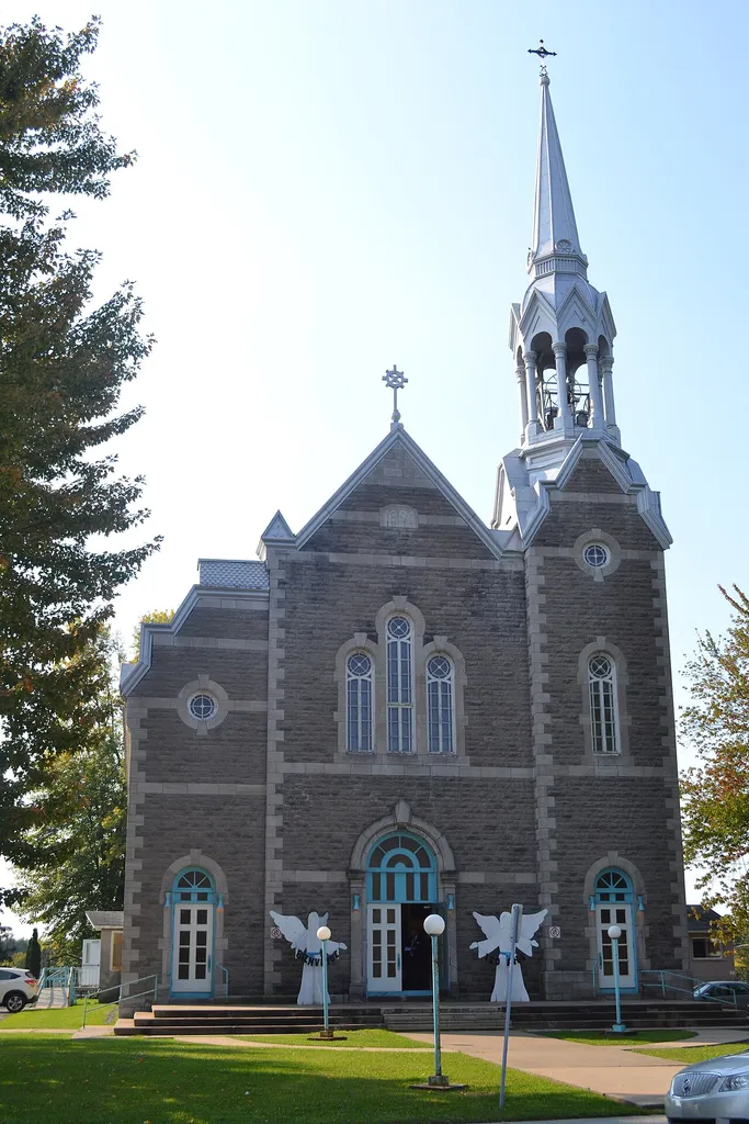 Église St-Jean l'évangéliste à Thurso, Québec.
