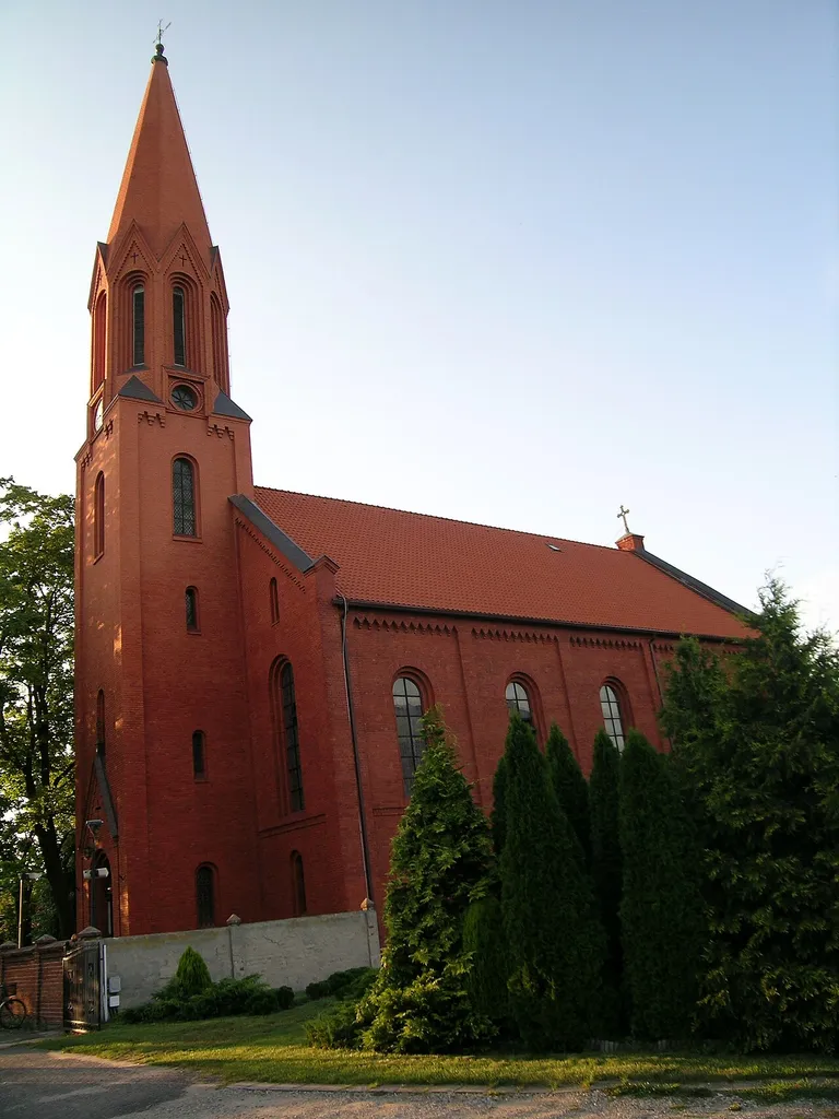 Cekcyn, ul. Wczasowa 12 - rzymskokatolicki kościół parafialny p.w. Podwyższenia Krzyża Świętego, 1869-1870