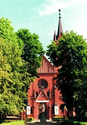Kościół par. p.w. Najświętszego Serca Jezusowego w Komarówce Podlaskiej (zabytek nr rejestr. A/225)