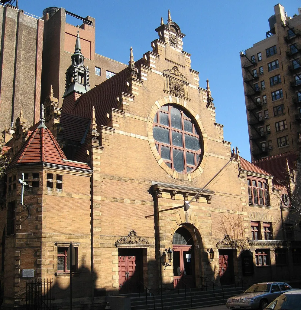 Looking northeast across 77th Street at en:West End Collegiate Church, using a borrowed camera on a sunny day.