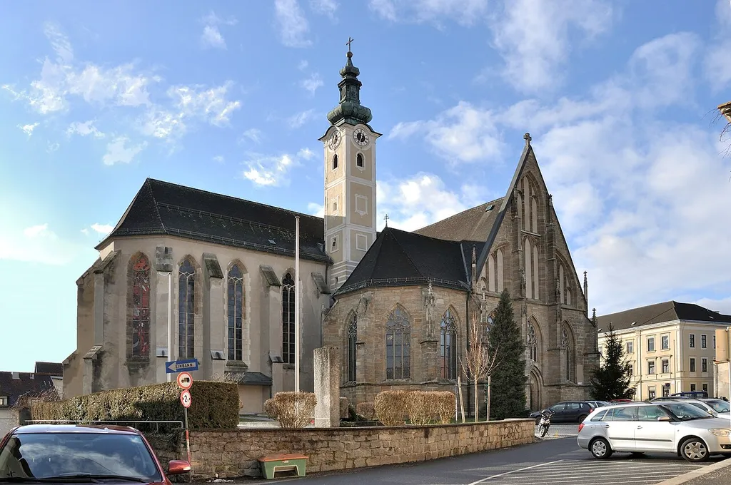 Stadtpfarrkirche hl. Maria und Reste d.abgekommenen Klosterbauten