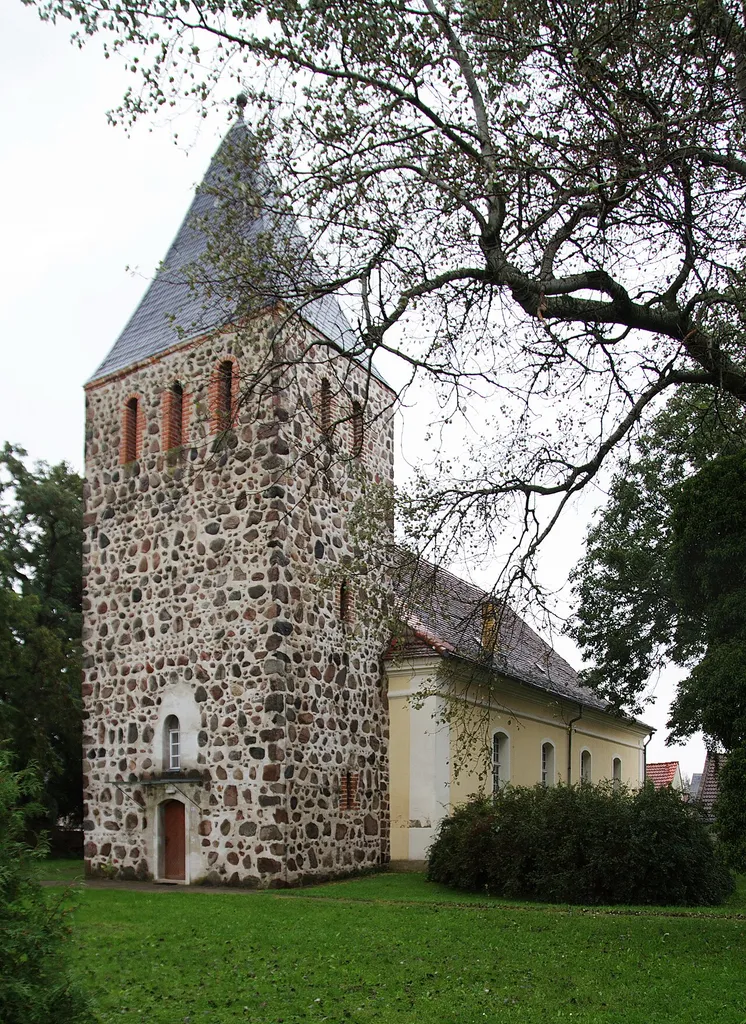 Dorfkirche in Schmergow, Südwest-Ansicht
