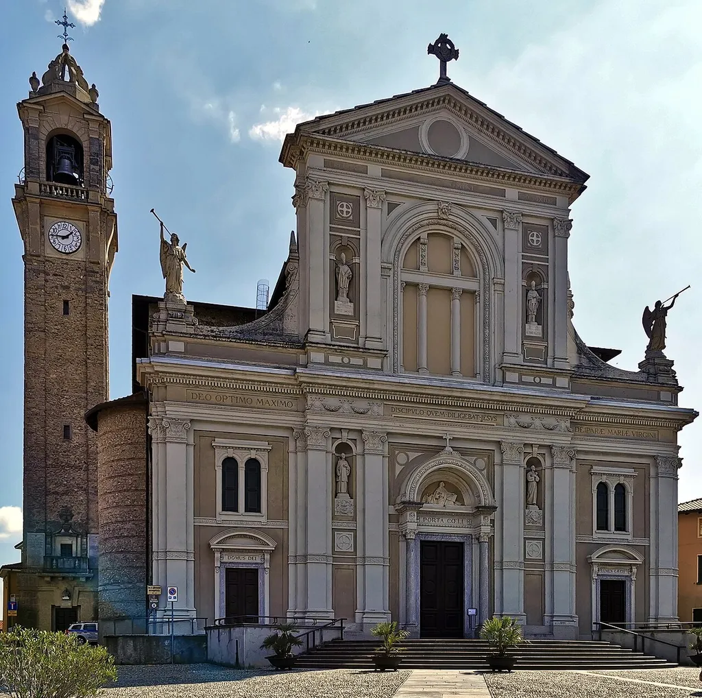 Facciata e campanile della chiesa di San Giovanni Evangelista (Lurago d'Erba)