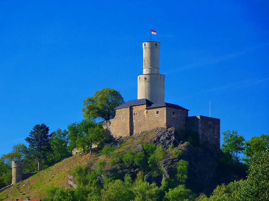 Felsburg in Felsberg