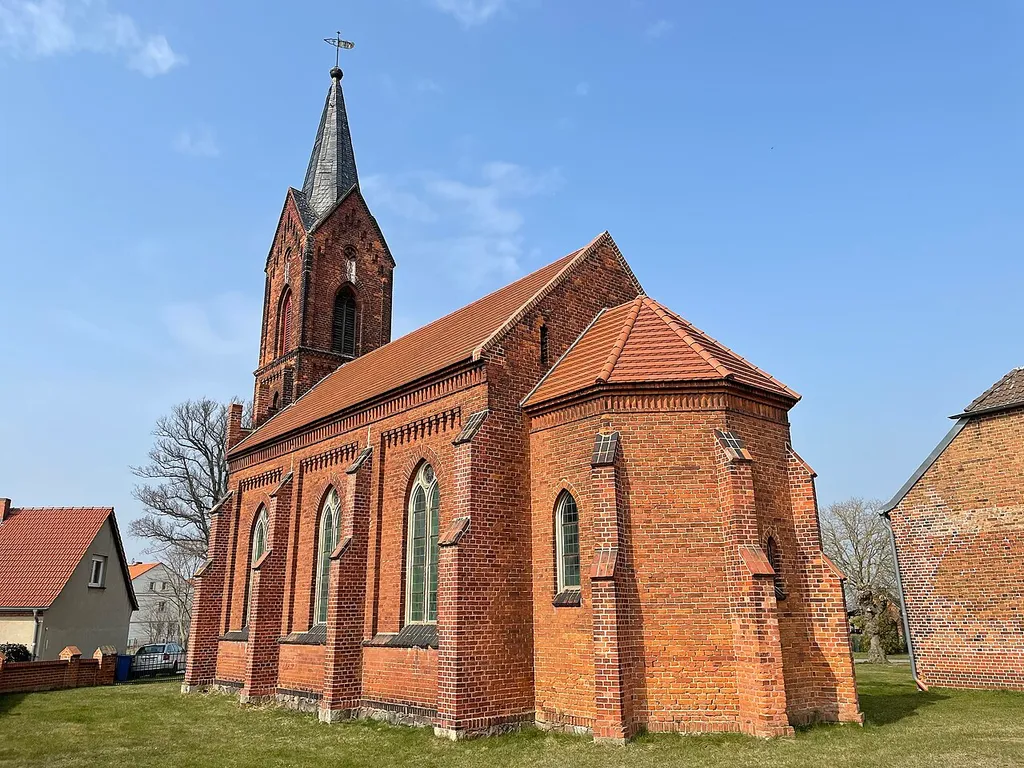 Die evangelische Dorfkirche Höfgen ist eine neugotische Saalkirche in Höfgen, einem Ortsteil der Gemeinde Niederer Fläming im Landkreis Teltow-Fläming im Land Brandenburg.