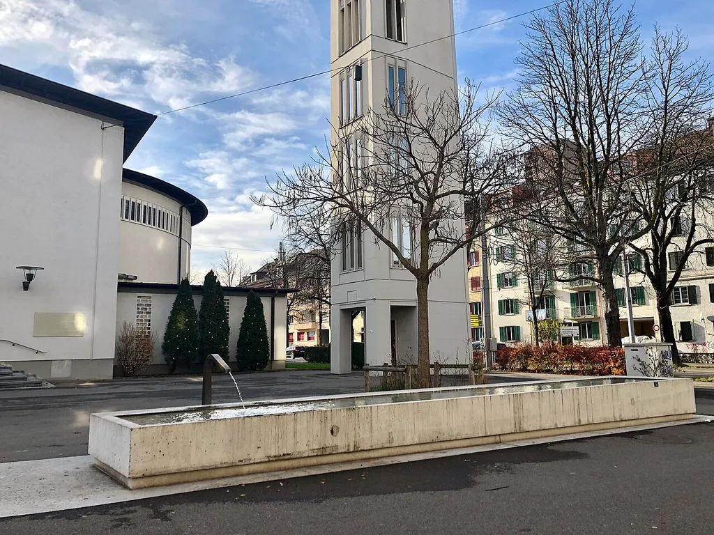 Water fountain in front of Felix &amp; Regula Church