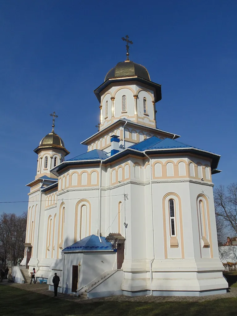 Церква Петра і Павла, Чернівці, Сторожинецька, 25