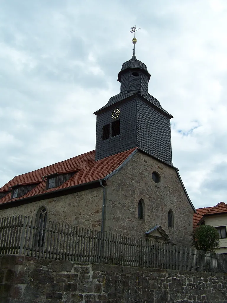 Ansichten und Impressionen der Evangelischen Kirche in Unteralba, Gemeinde Dermbach in der Thüringischen Rhön.