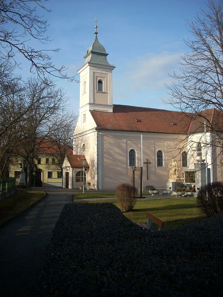 Foto der Pfarrkirche Stinatz