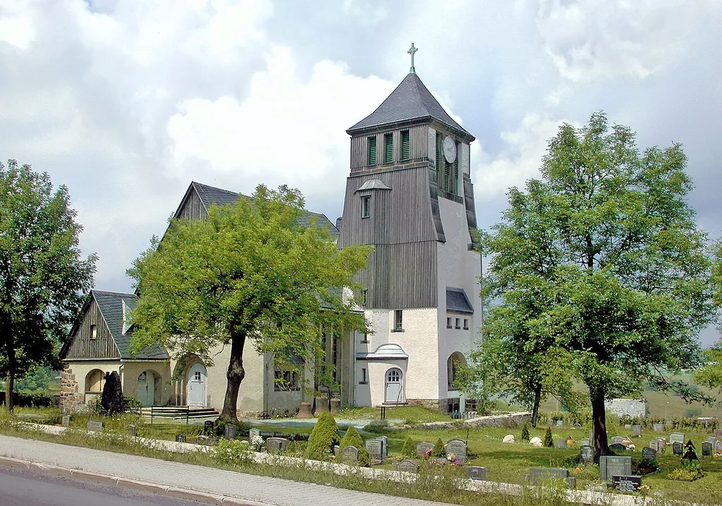 04.07.2009 01773 Zinnwald (Zinnwald-Georgenfeld zu Altenberg/Sachs.): Evangelische Exulantenkirche Zinnwald, Teplitzer Straße 23 (GMP: 50.736385,13.760752). Erbaut 1908-1909 nach Plänen der Dresdner Architekten Lossow &amp; Kühne. Sicht von Südosten. [DSCN38097.TIF]20090704160DR.JPG(c)Blobelt