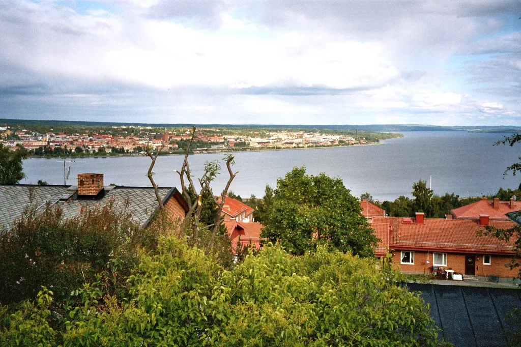 Bildbeskrivning: Yy från Frösön mot Östersund