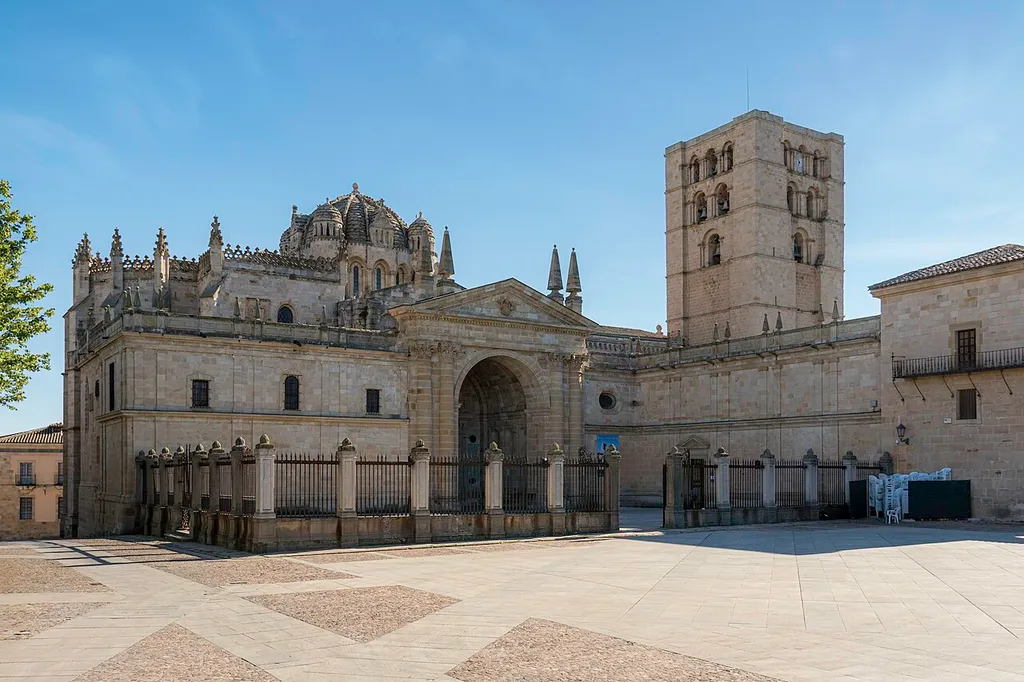 Zamora cathedral 2021 - north façade