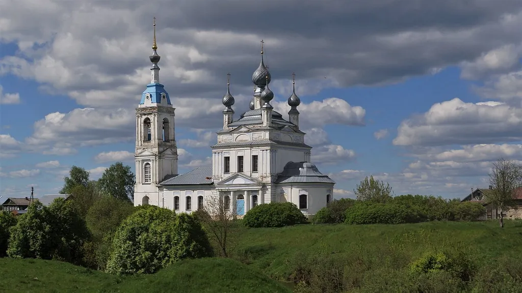 Церковь Рождества Богородицы с колокольней: Савинское, Ростовский район, Ярославская область