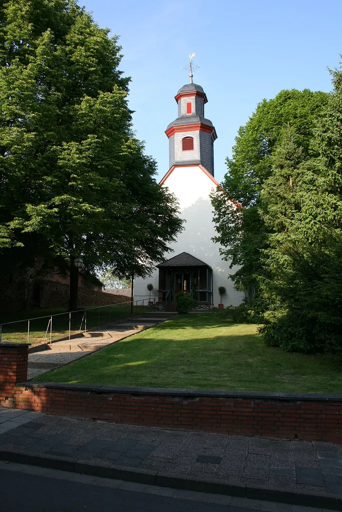 Evangelische Kirche in Bruchköbel-Niederissigheim, erbaut 1735-38.