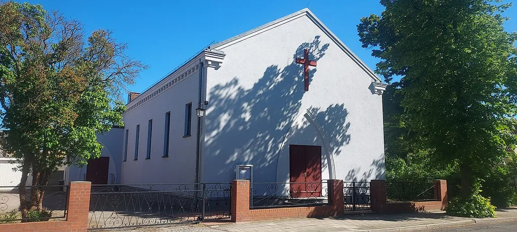 Bild der Herz-Jesu-Kirche zu Fürstenberg (Oder) aus dem Blickwinkel der Wilhelmsstraße.