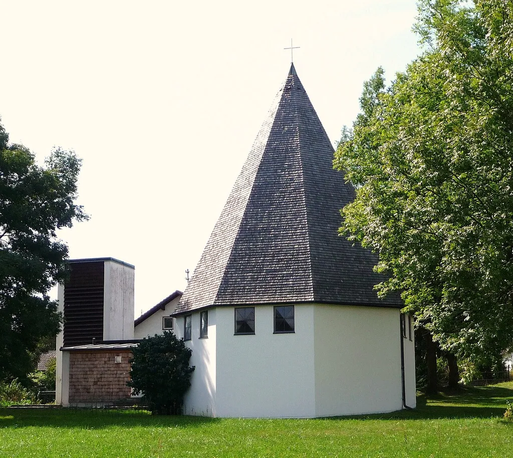 Die evangelische Friedenskirche Hunderdorf