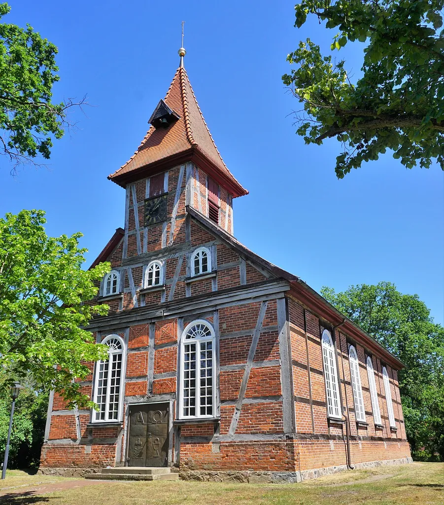 View from the west to the St. Mary's church in Kaarßen (Amt Neuhaus)