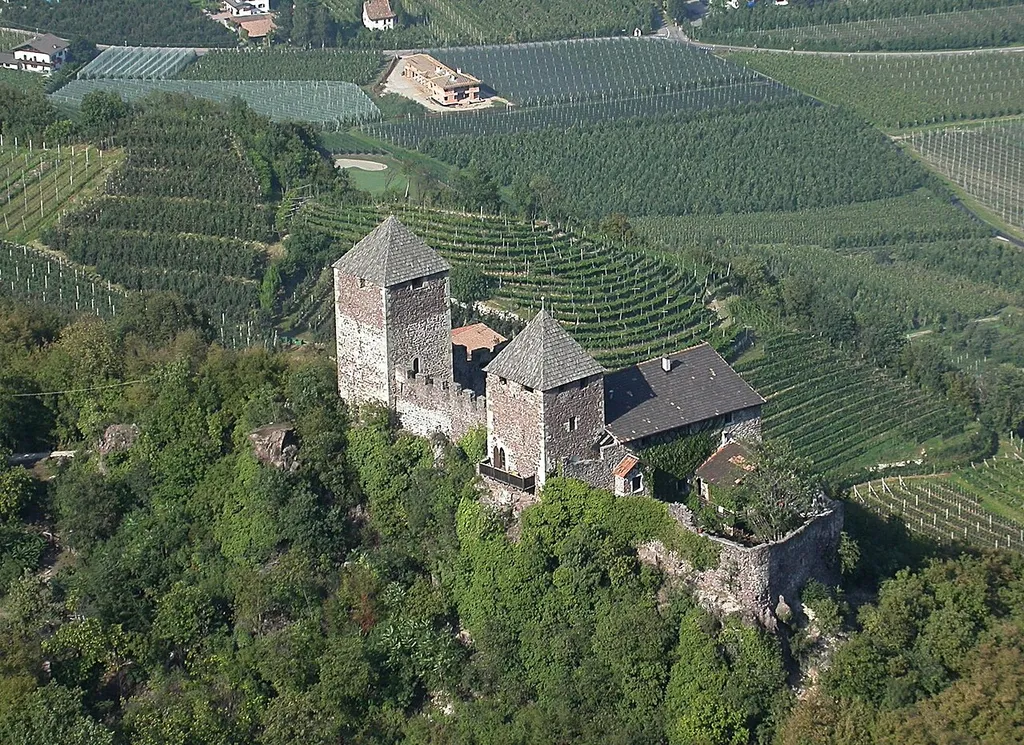 Die Leonburg bei Lana, Südtirol