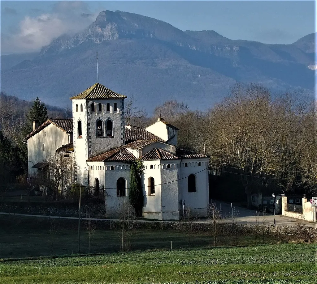 Picture of the church of Sant Cristófol Les Fonts in Olot, La Garrotxa