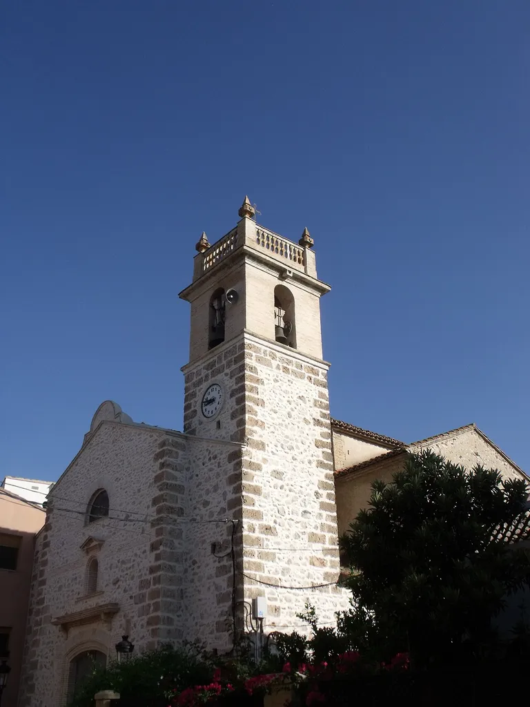 Fachada Iglesia con campanario
