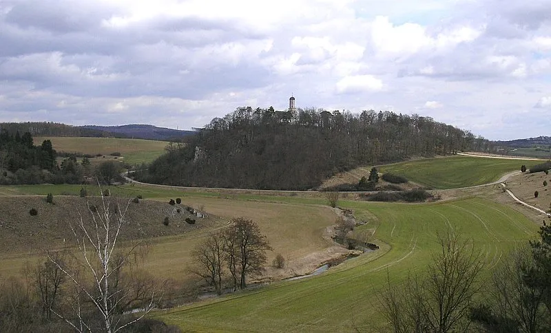Der Michelsberg bei Fronhofen im Kesseltal (Bayerisch-Schwaben).