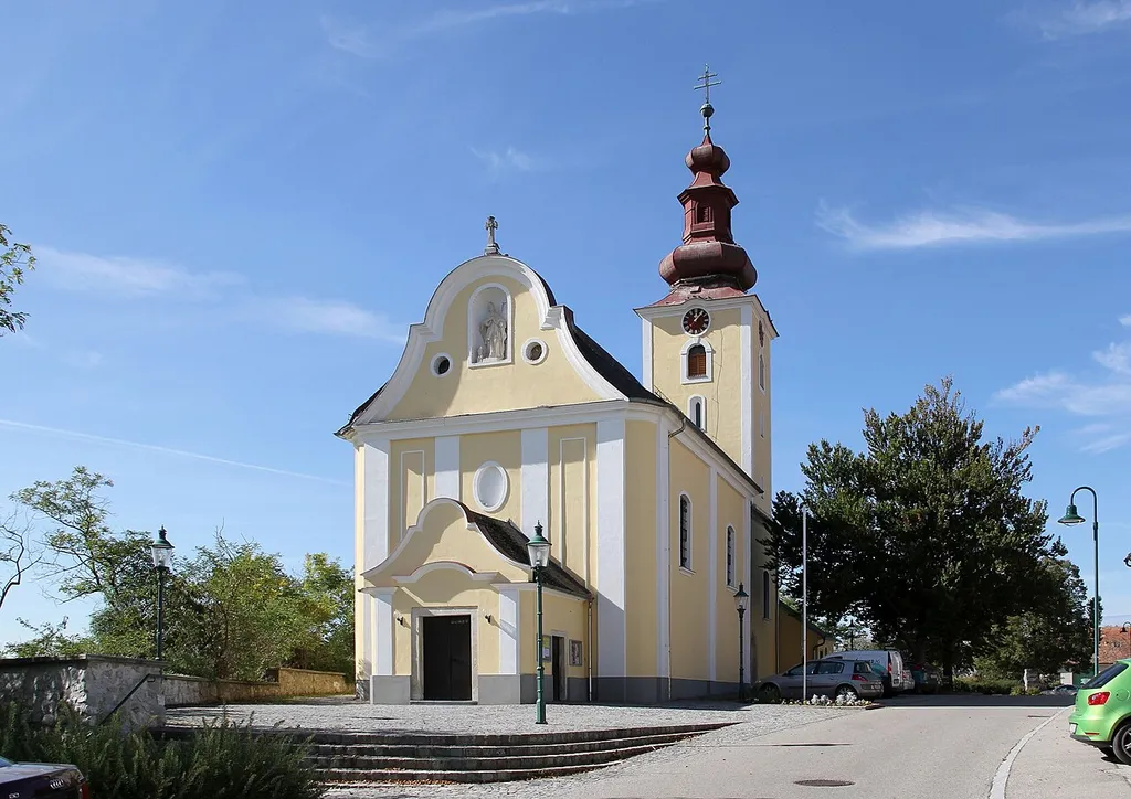 Katholische Pfarrkirche hl. Ägidius in Feuersbrunn, ein Ortsteil der niederösterreichischen Marktgemeinde Grafenwörth.