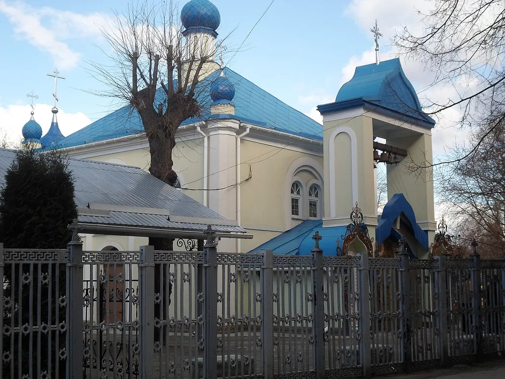 Владимирская церковь(вид сбоку)