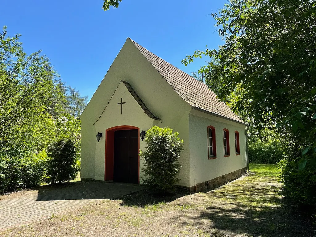 Die Dorfkirche Dolgenbrodt der Gemeinde Heidesee im Landkreis Dahme-Spreewald ist eine Saalkirche aus dem Jahr 1955. Im Innern stehen ein bauzeitlicher Altar und eine Kanzel, die von einem örtlichen Tischler angefertigt wurden.