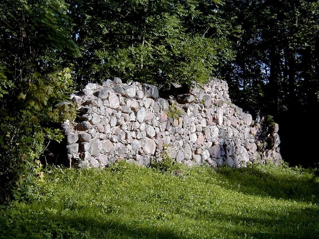 Trikāta Castle ruins