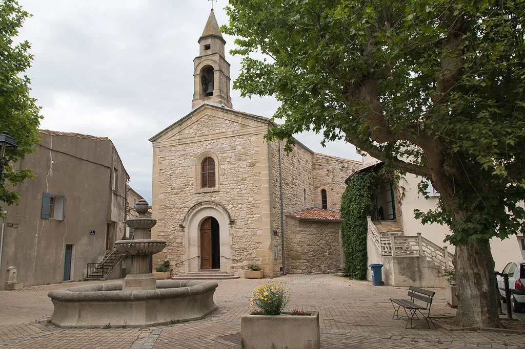 Church Saint Saturnin, Alphonse Daudet square.