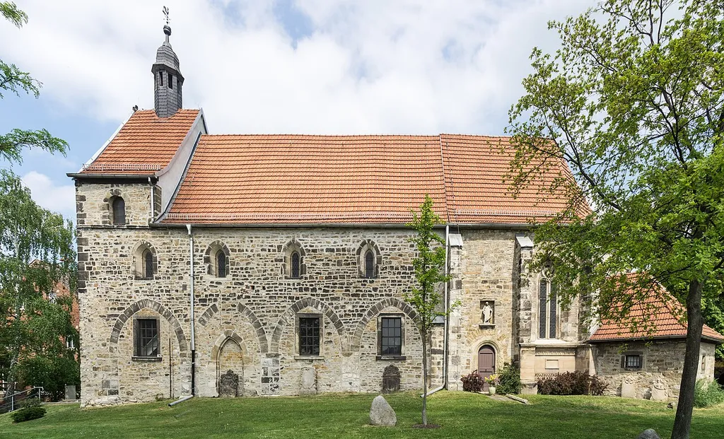 Kirche, in Weißenfels OT Burgwerben This is a picture of the Saxony-Anhalt Kulturdenkmal (cultural heritage monument) with the ID 09415644 KDSA/09415644(andere) (Wikidata)