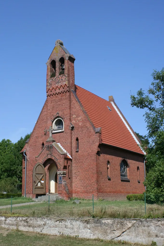 Mirow, Ortsteil Babke. Kirche.