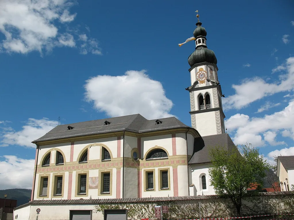 Kath. Pfarrkirche hl. Magnus und Friedhof