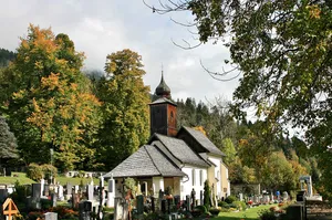 Friedhofskirche hl. Veit mit Friedhofsmauer