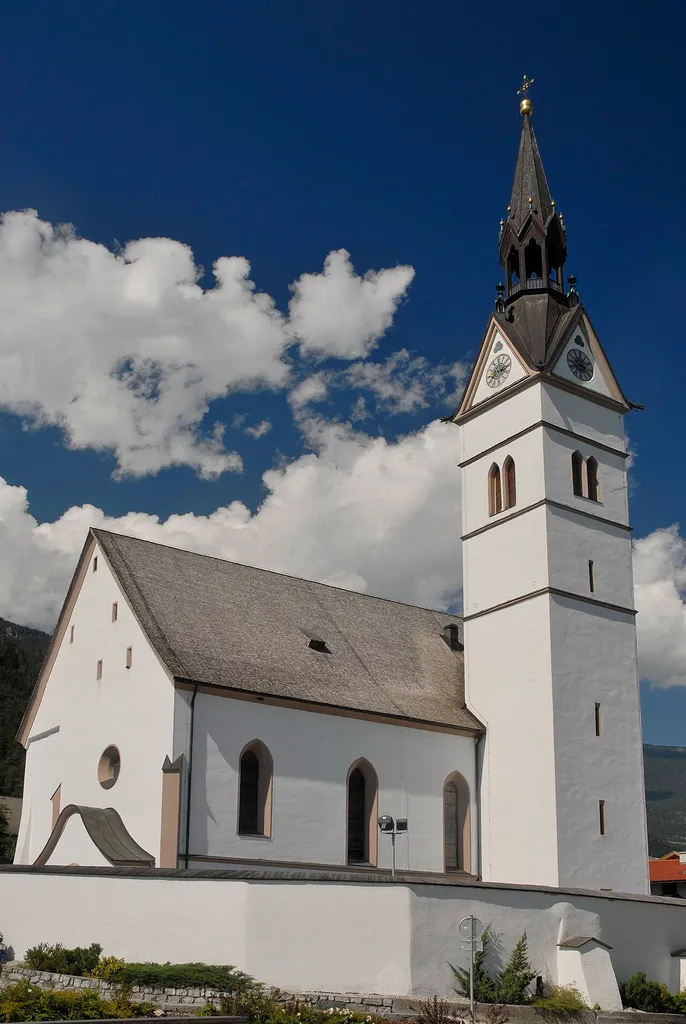 Pfarrkirche Petrus und Paulus, Vomp This media shows the protected monument with ObjektID 64943 in Austria. (Commons, de, Wikidata)