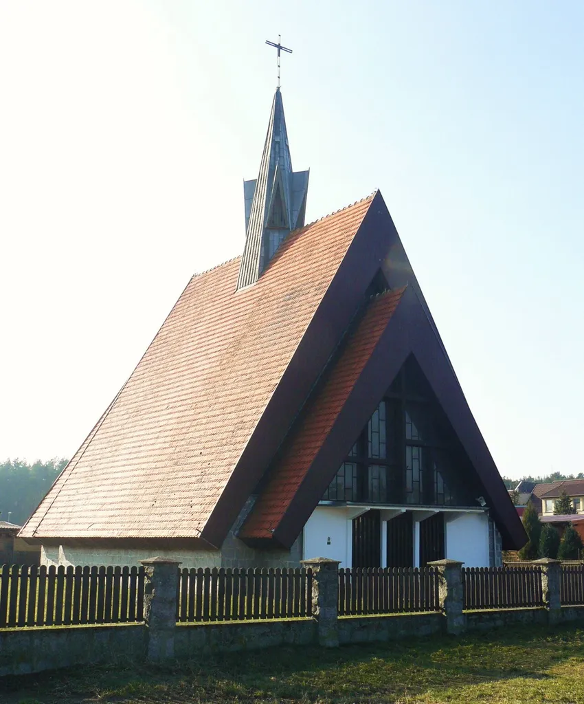 Kościół św. Maksymiliana Kolbego w Zatomiu Starym.