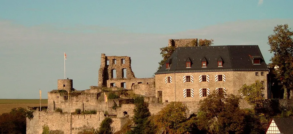 Burgberg mit Kastellauner Burg