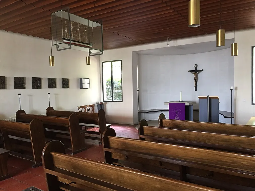 Die Seemannskirche St. Clemens am Hafen befindet sich im Gebäude der Deutschen Seemannsmission Hamburg-Altona.