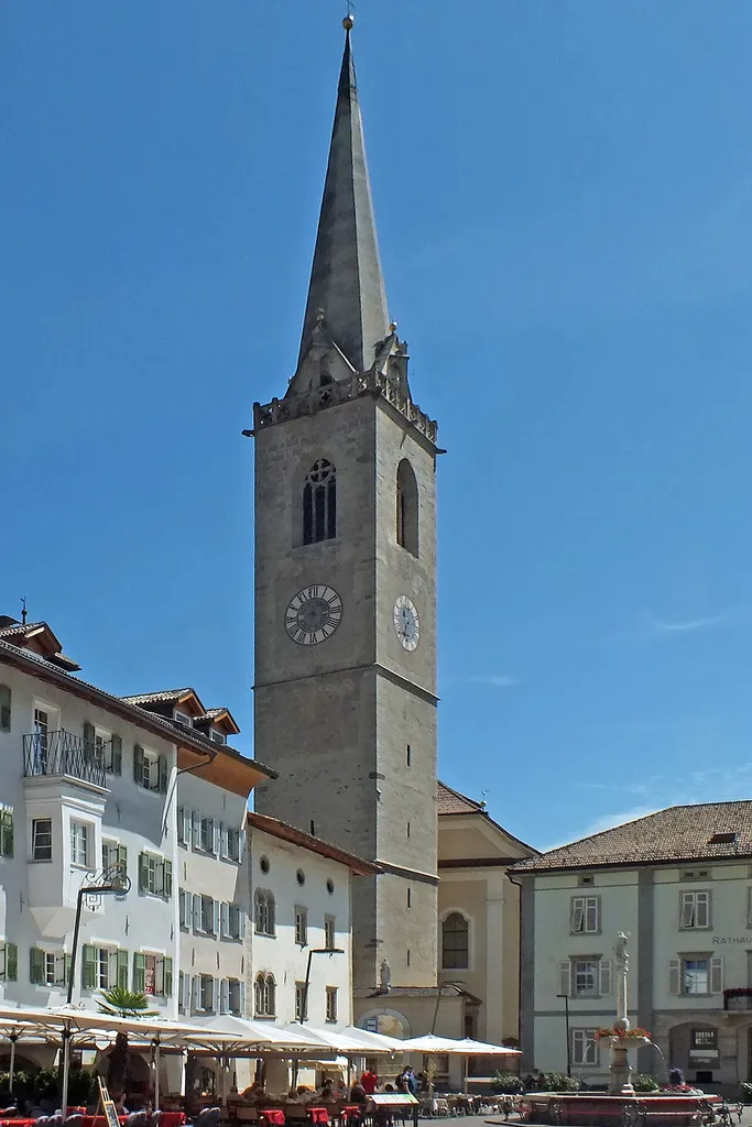 Die Pfarrkirche Maria Himmelfahrt in Kaltern