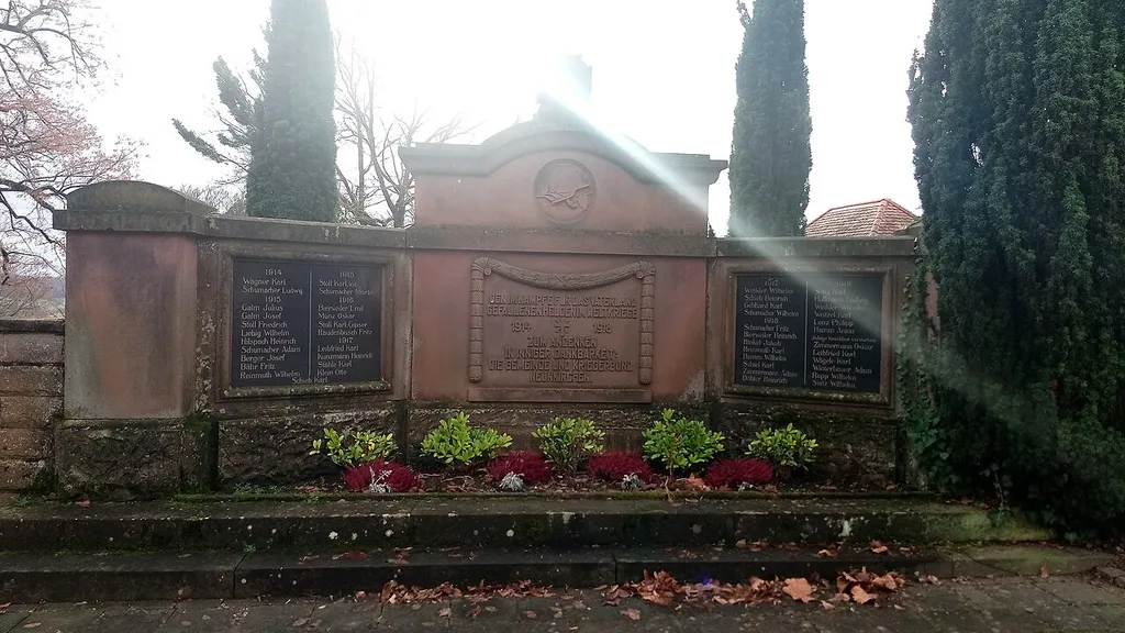 An die im 1. Weltkrieg gefallenen Neunkirchener erinnerndes Denkmal