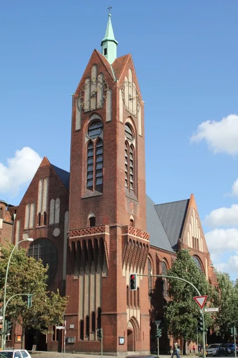 Reformationskirche Berlin-Moabit, Beusselstraße/ Ecke Wiclefstraße von Richtung Wittsotcker Straße aus gesehen, September 2010.