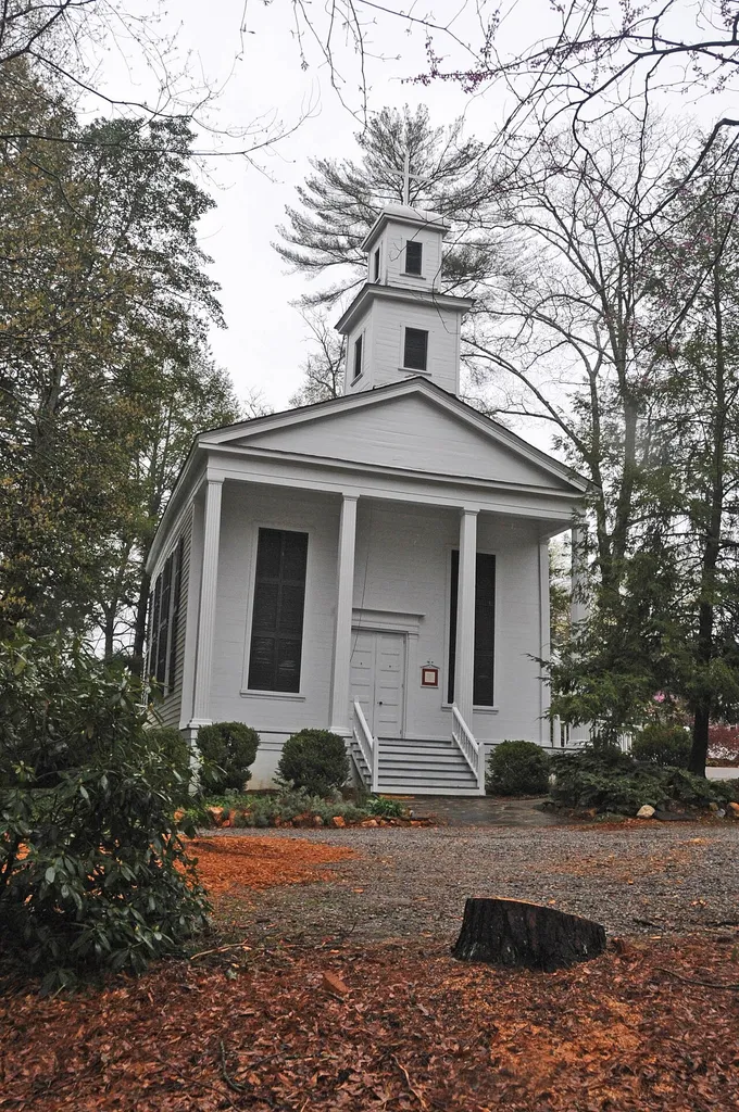 1838-1842; BUILT BY FAMILIES ESCAPING THE HEAT OF CHARLESTOWN AND SAVANNAH AND IS THE OLDEST CHURCH IN THE EPISCOPAL DIOCESE OF ATLANTA