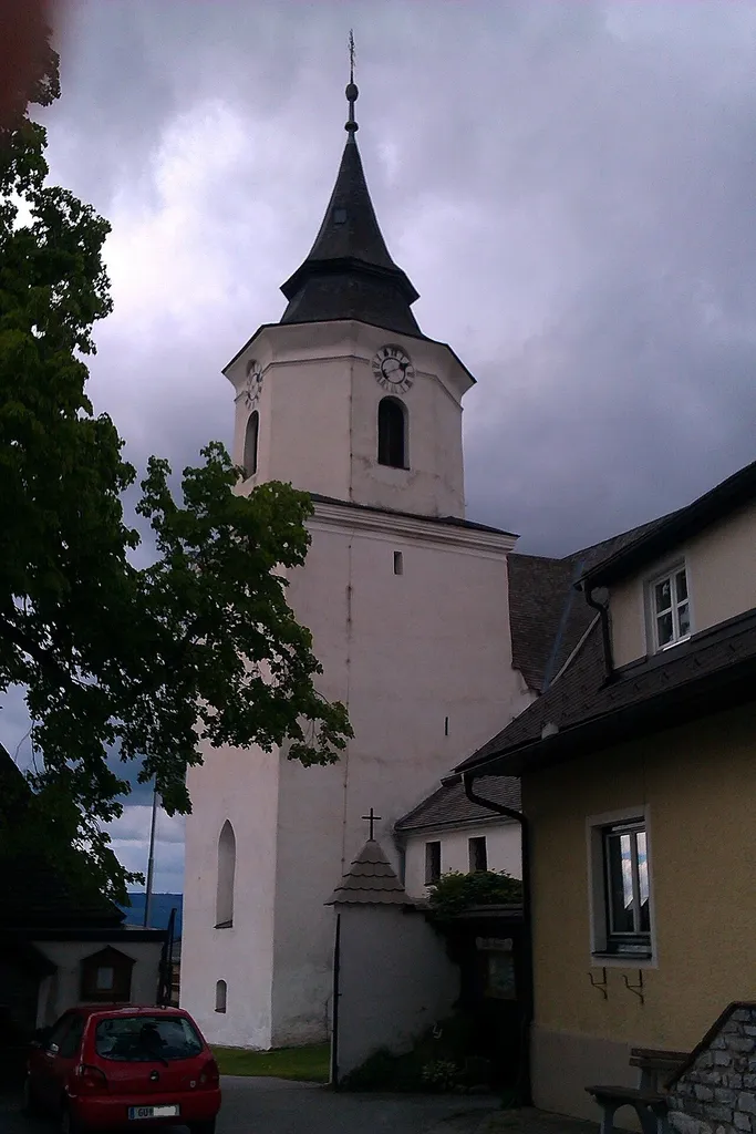 Kath. Pfarrkirche hl. Katharina von Alexandria und Friedhof