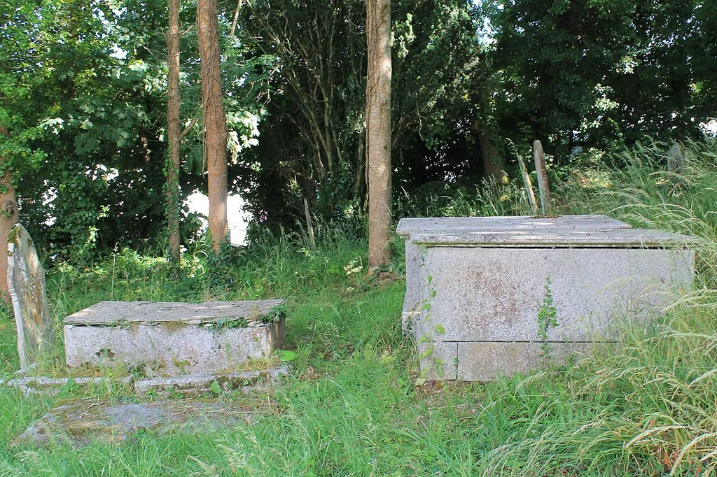 3 Chest Tombs At Approx 25M South Of Porch Of Church Of Saint Mylor