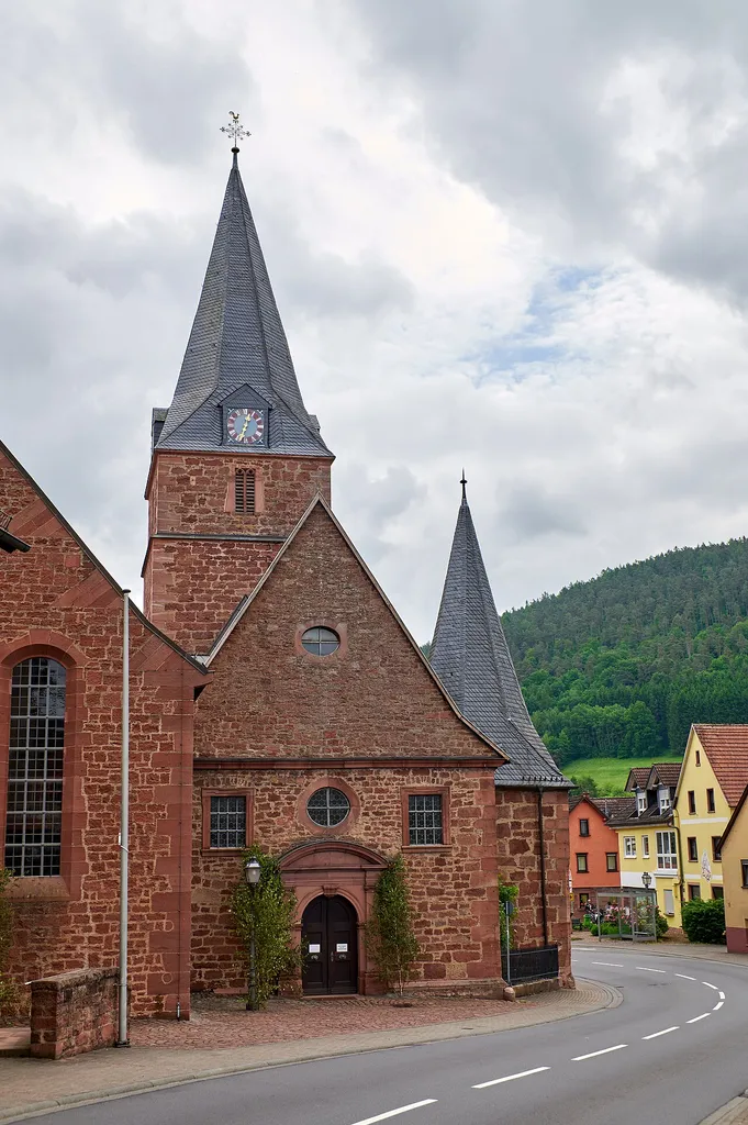 Schneeberg: Kath. Pfarr- und Wallfahrtskirche Mariä Geburt