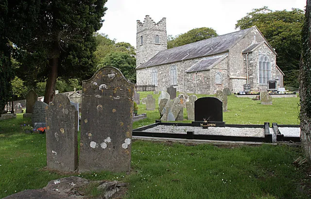 Creggan Church of Ireland. The current Church of Ireland church dates back to 1731 but there is evidence to suggest an earlier Catholic church preceded it, while the list of clergy goes back to 1433. Creggan Church Yard, is the resting place of some of Ireland's best known Gaelic poets: Art MacCooey, Pádraig Mac Aliondain and Séamus Mór MacMurphy. It is also the burial place of the clan ONeill of Tyrone.http://www.bbc.co.uk/northernireland/yourplaceandmine/armagh/creggan_graves.shtml https://www.panoramio.com/user/574636