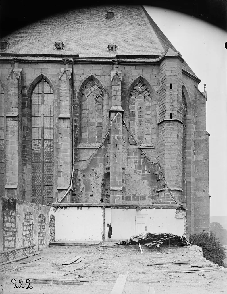 Abbruch des Refektoriums des ehemaligen Dominikanerklosters beim Bau der Aula der Alten Universität Marburg am Beginn des 2. Bauabschnitts (1887-91).