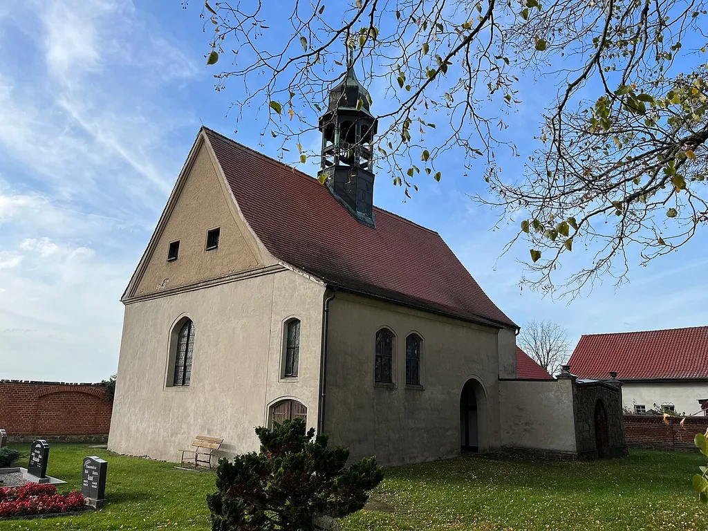 Die Dorfkirche Klein Glien ist ein Putzbau aus dem Jahr 1665 in Klein Glien, einem Gemeindeteil der Stadt Bad Belzig im Landkreis Potsdam-Mittelmark in Brandenburg. Im Innern steht unter anderem eine hölzerne Kanzel aus der 2. Hälfte des 17. Jahrhunderts.