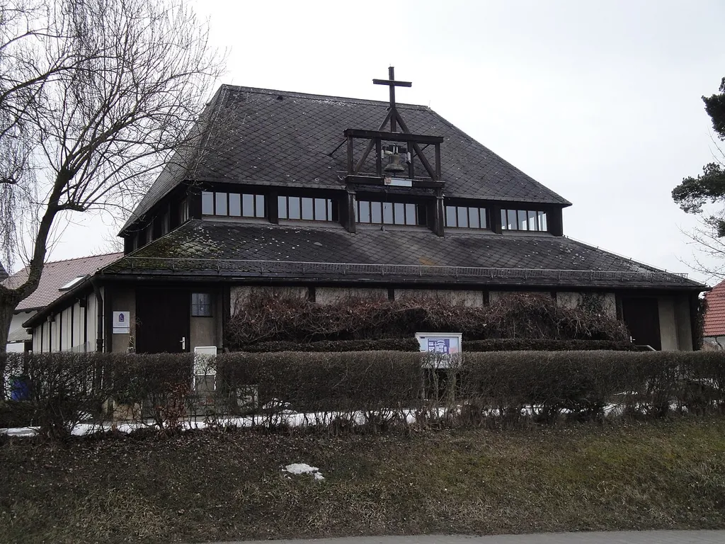 Evangelisch-lutherische Friedenskirche, Eichendorffstraße/Ecke Hauptstraße, Neufahrn in Niederbayern